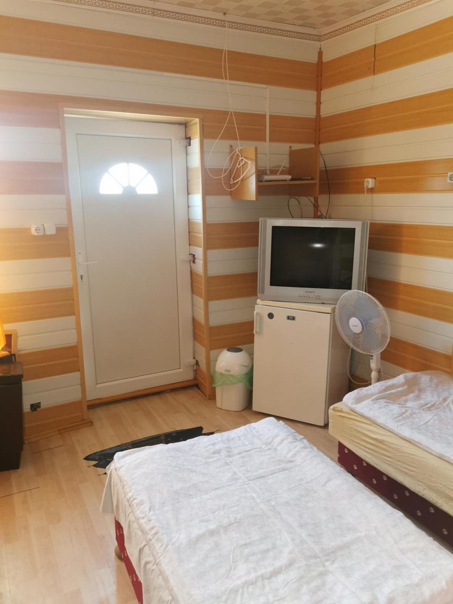 Edit Vendeghaz Тисауйварош Номер фото